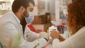 estudante de farmácia durante a pandemia