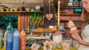 mulher vendo oportunidades de trabalho no terceiro setor