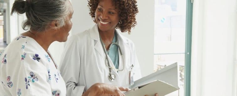 médica com paciente para ilustrar texto sobre sonho de ser médico