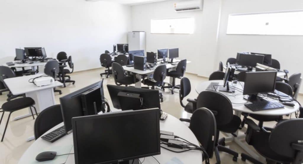 Laboratórios de Informática Faculdade Pitágoras