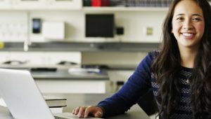 estudante do programa de jovem aprendiz