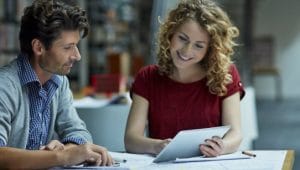 profissionais trabalhando