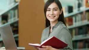 estudante de faculdade em pouso alegre