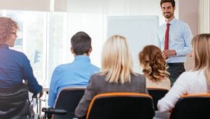 estudantes m sala de aula